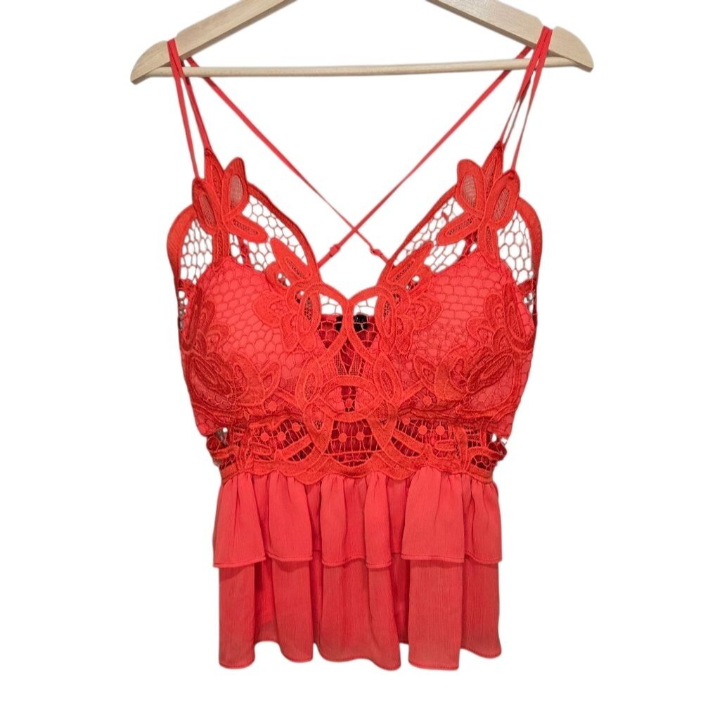 Lulumari Peplum Lace Top